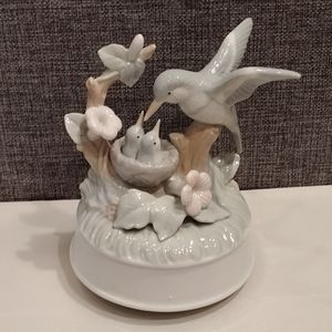 Arnart Hummingbird Music Box